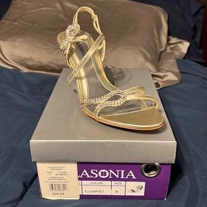 Dress shoes slight heel